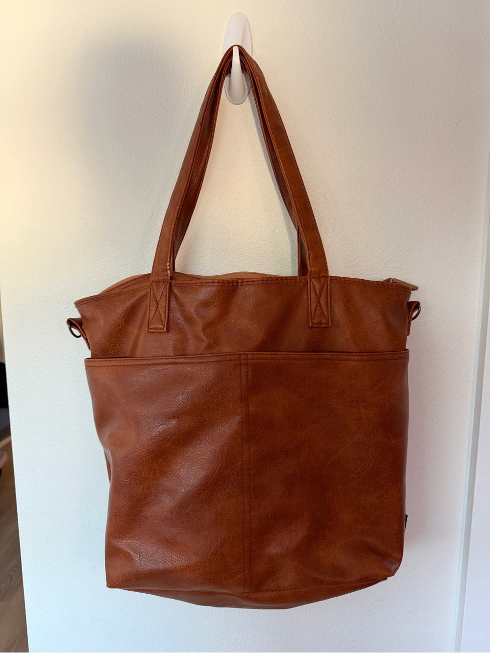 Classic Everyday Tote Bag in Cognac Brown